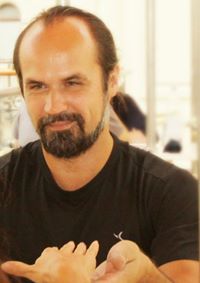 Макс Петров